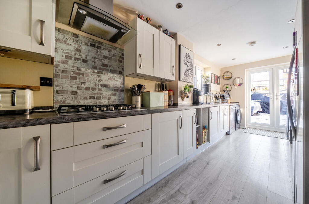 Barrington Close, Eastleigh, Hampshire, SO50 photo 3