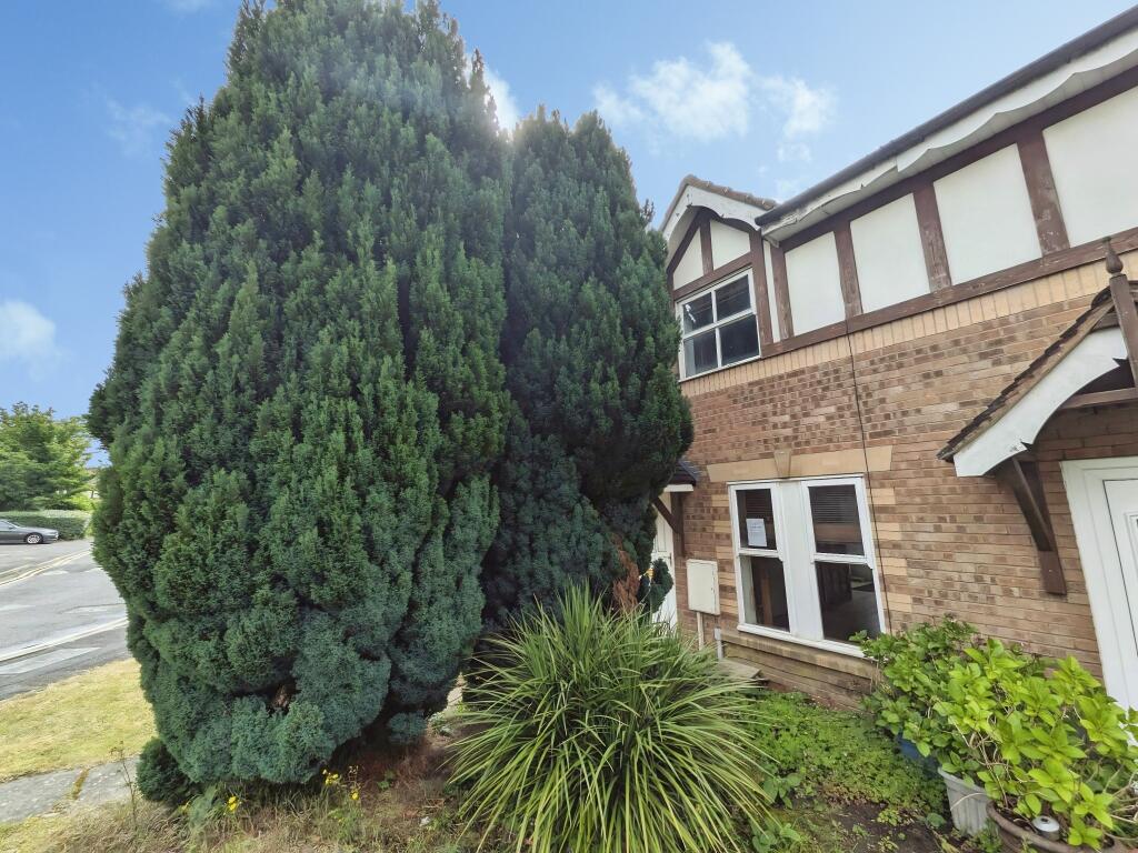 Main image of property: 14 Morton Gardens, Hillmorton, Rugby, Warwickshire CV21 3TG