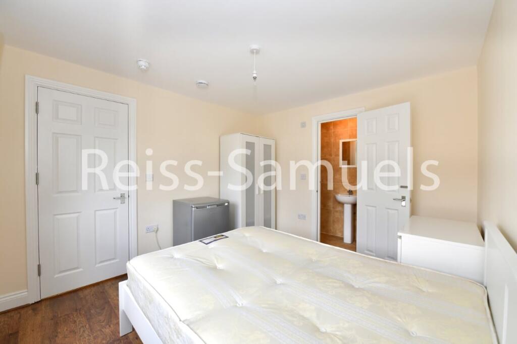 6 bedroom terraced house for rent