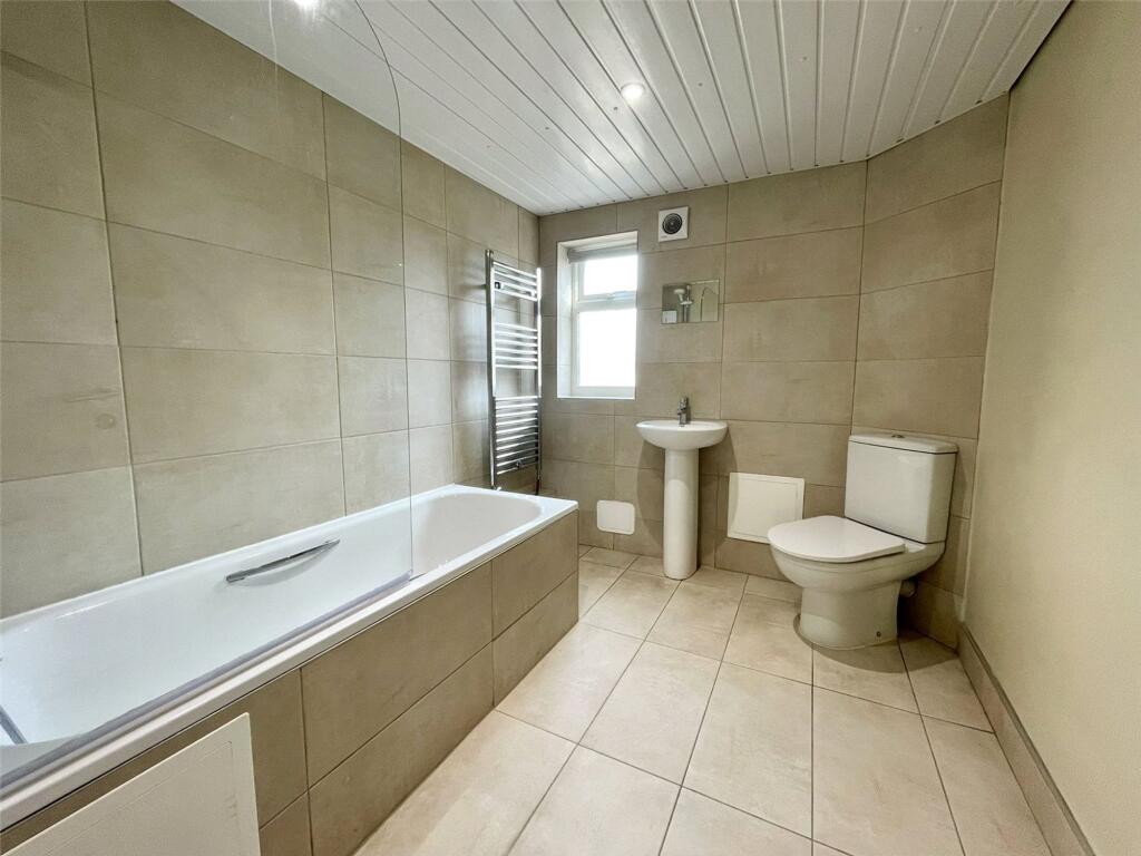 4 bedroom terraced house for rent