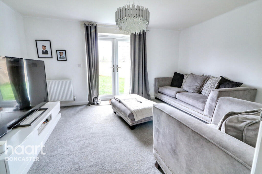 Larkspur Close, Balby, Doncaster photo 2