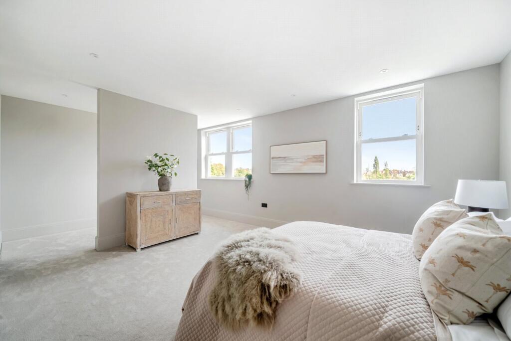 House in Twickenham - View 5