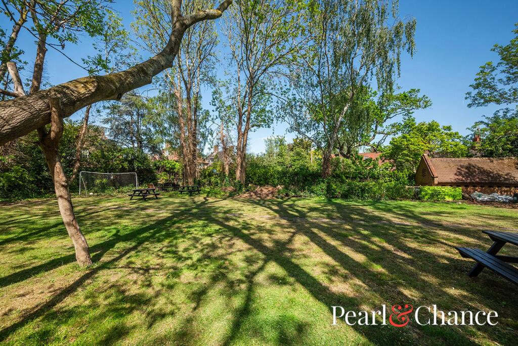 Meadway Court, Hampstead Garden Suburb, NW11 photo 4
