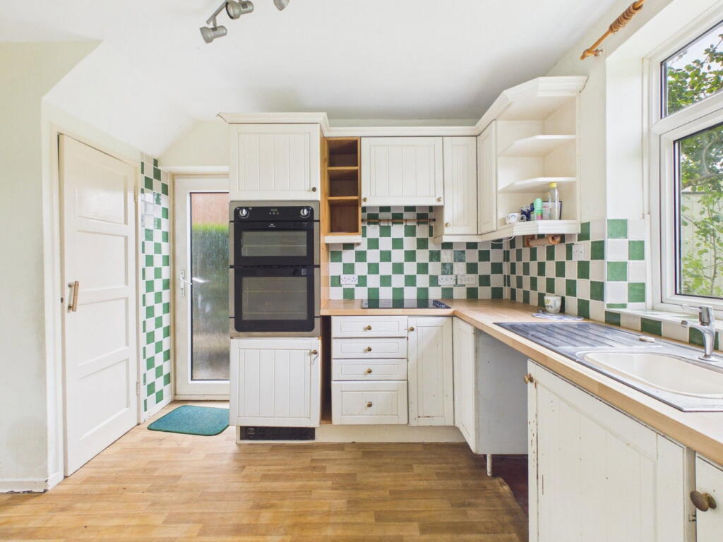 The Strand, Goring-by-Sea, Worthing, BN12 6DW - View 6
