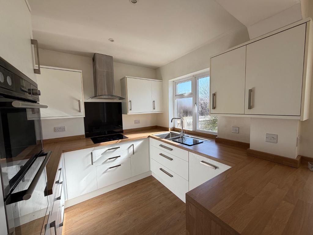 3-bed terraced on Benhurst Gardens, South Croydon, CR2 8NU, £490,000