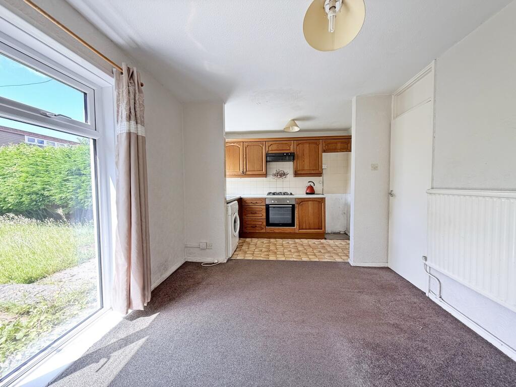 House in Cardiff, Llanharry - View 3