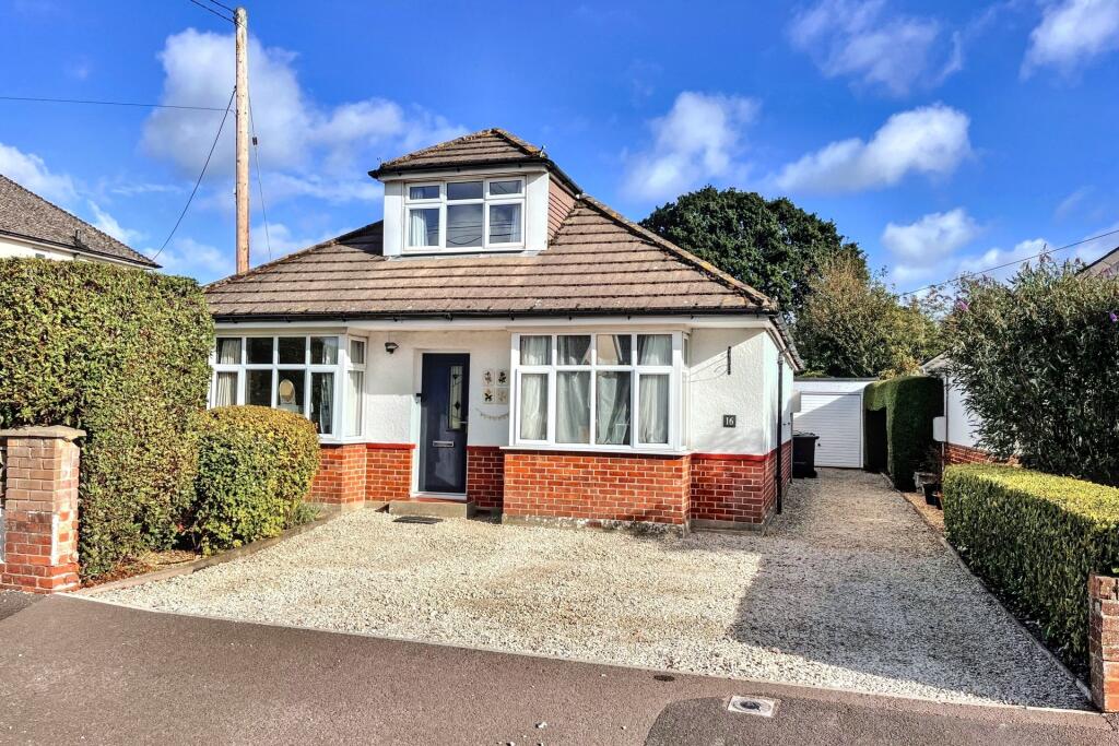 3-bed detached on Fordingbridge, £450,000