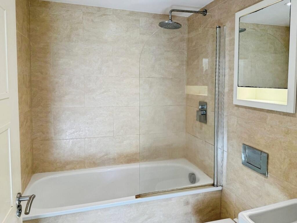 Apartment in Leeds - More