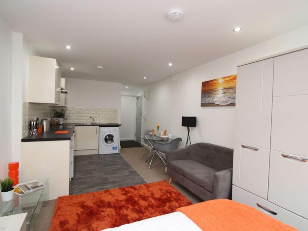 Main image of property: 84-86 Paragon Street