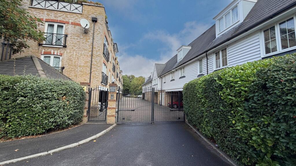 Apartment in Sutton - View 4