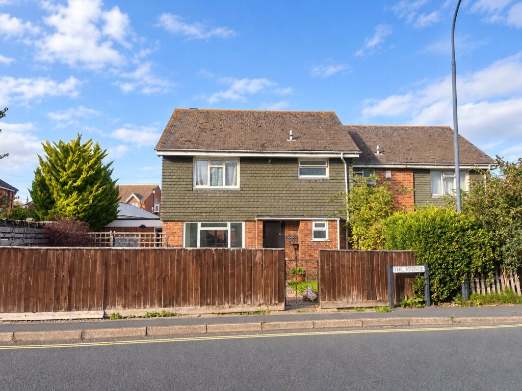 Main image of property: The Avenue, Totland Bay, Isle of Wight, PO39