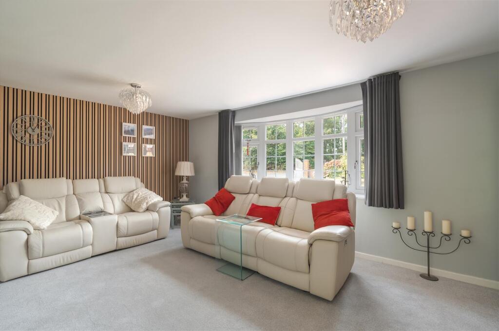 House in Fairburn, North Yorkshire - More