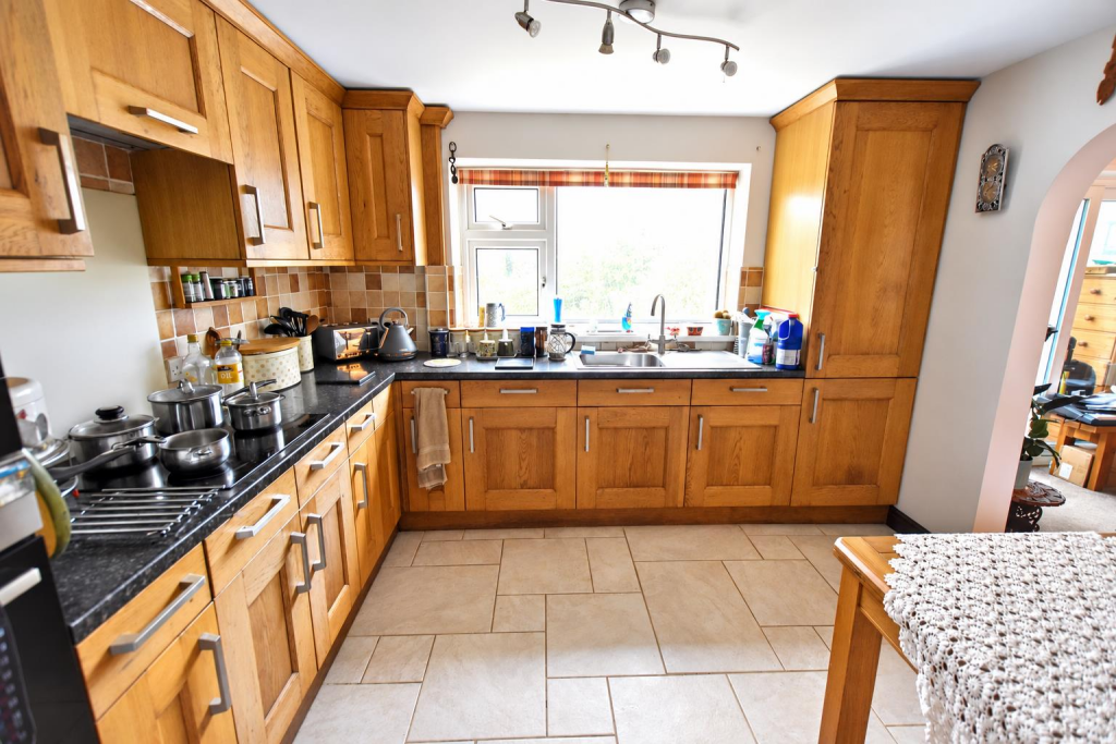 House in Goodwick, Fishguard and Goodwick - View 5