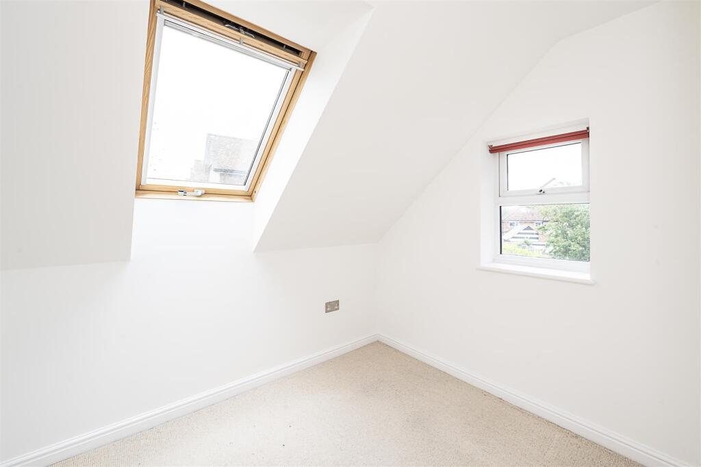 Additional image 7 of Kinsbourne Close, Harpenden