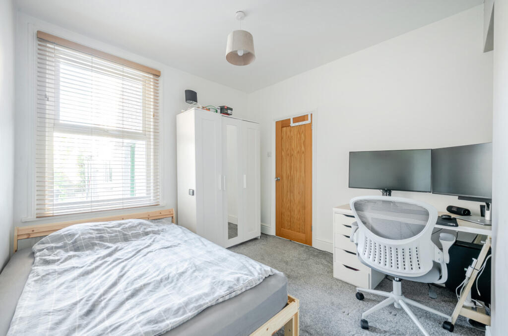 House in Portsmouth - View 5