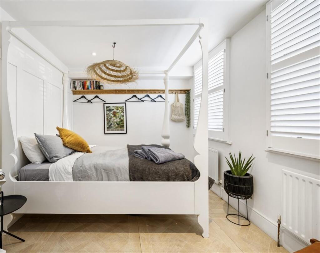 Apartment in Brighton - View 3