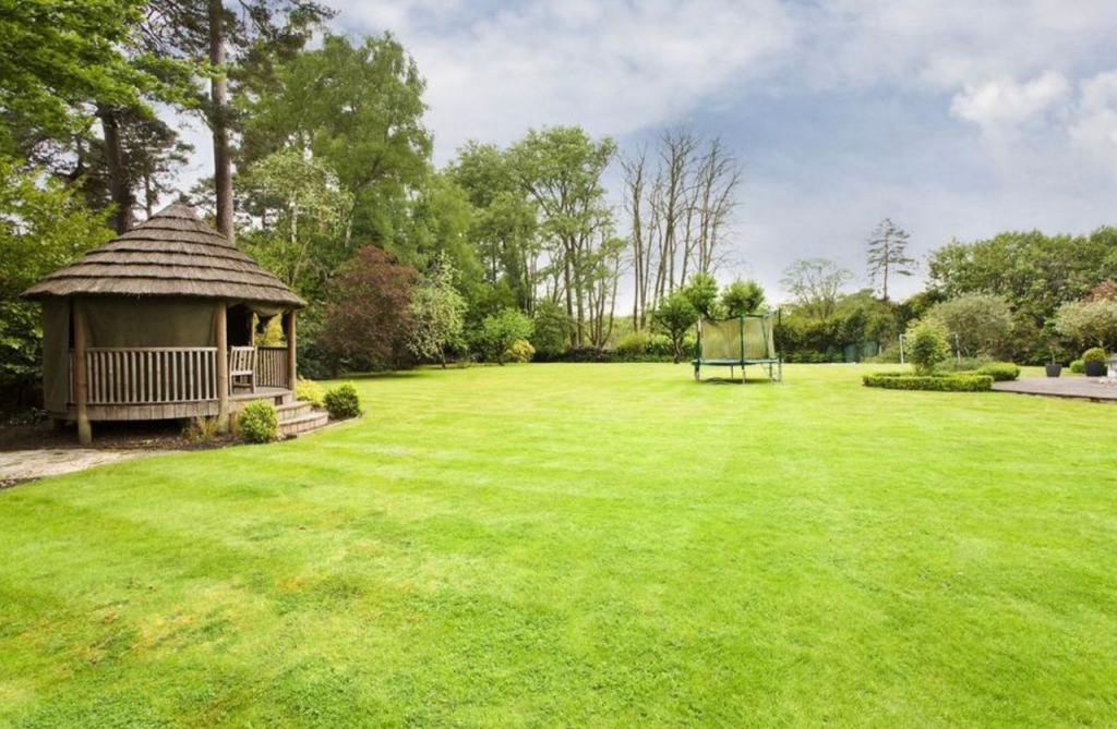 House in Runnymede, Surrey - View 3