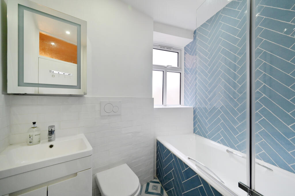Apartment in London - View 4