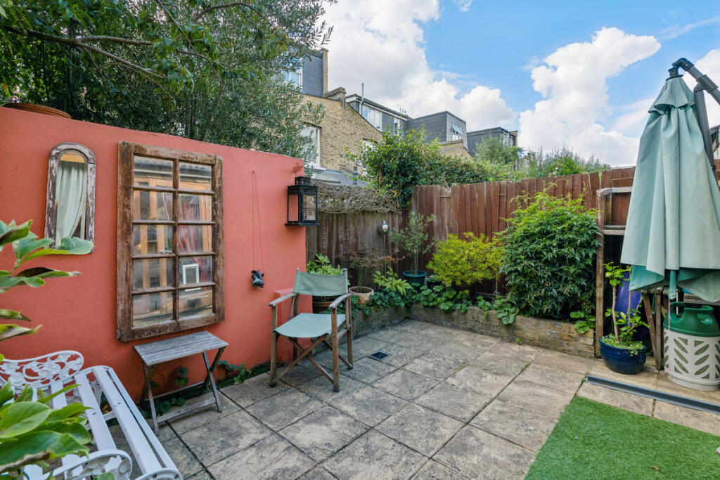 House in London - View 4