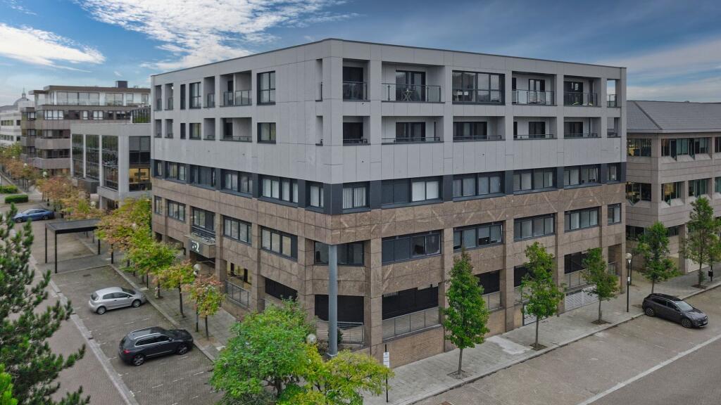 Main image of property: 152 Silbury Boulevard, Milton Keynes, MK9