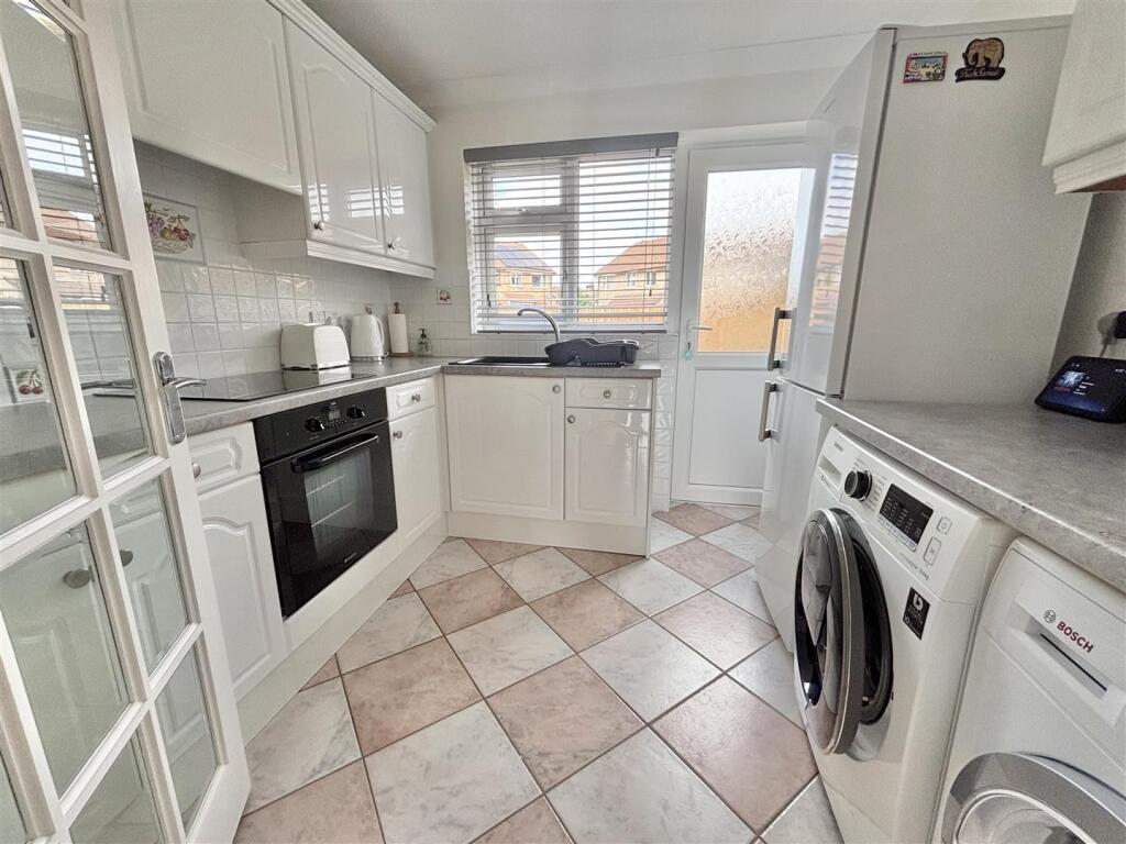 Old Kiln Road, Upton, Poole photo 5