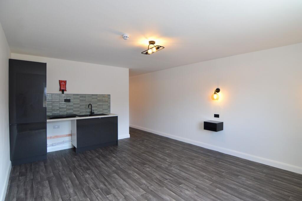 Apartment in Coventry - More