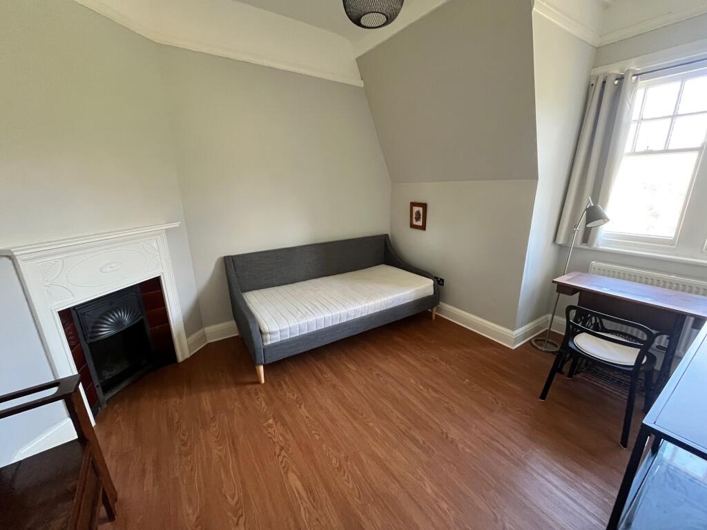 Station Road, Ashley Cross photo 5