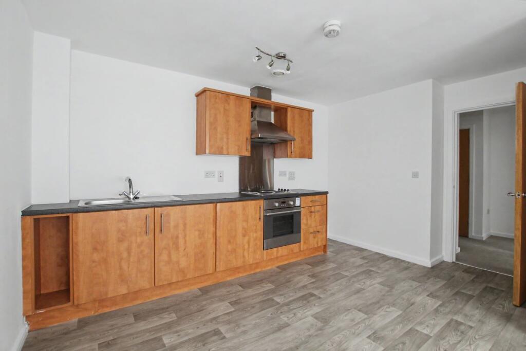 Apartment in Stoke-on-Trent - View 4