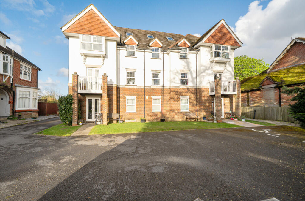 Main image of property: Hursley Road, Chandler's Ford, Eastleigh, Hampshire, SO53