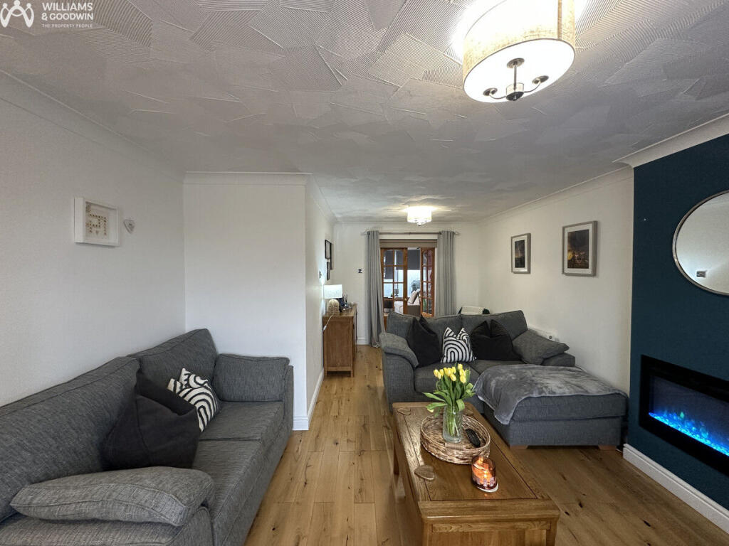 House in Llanfairpwllgwyngyll, Pentre Isaf, Llanfair Pwllgwyngyll - View 3