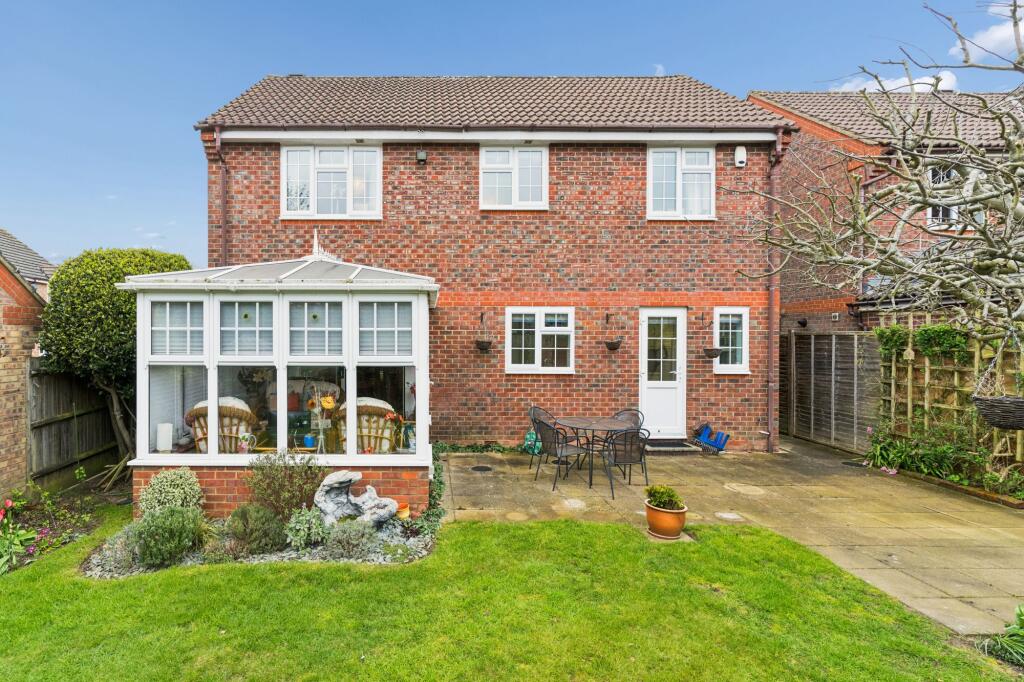 Mossman Drive, Caddington, LU1 photo 4
