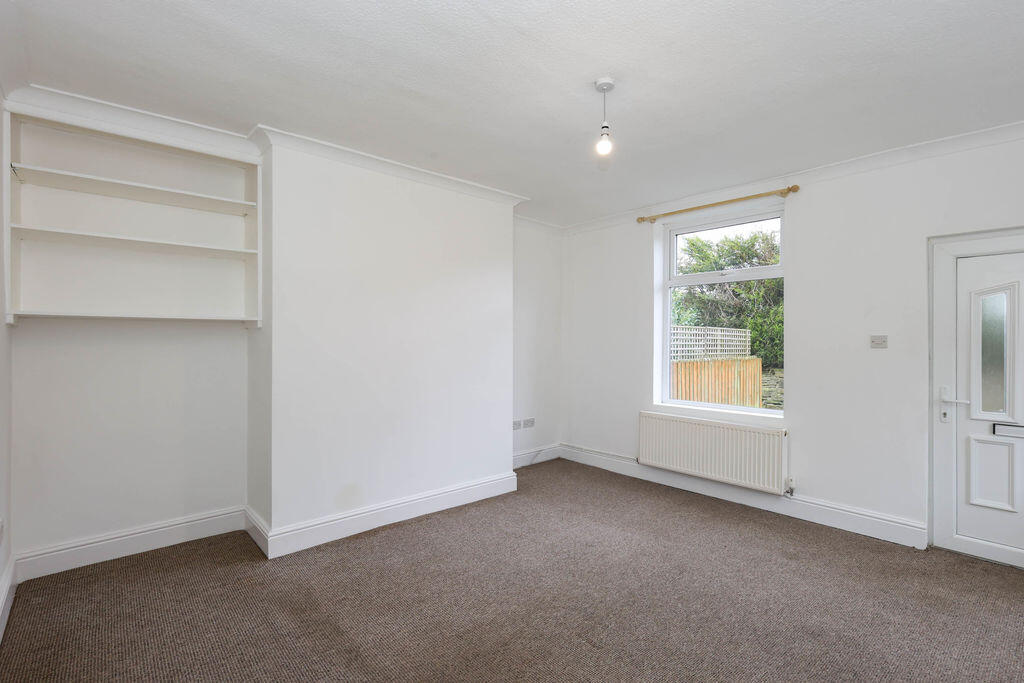 Queens Road Terrace, Littleborough, OL15 8AN photo 4