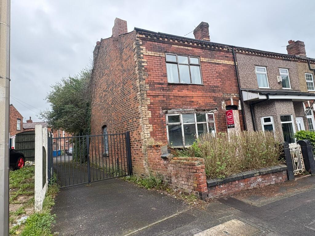 House in Wigan, Wigan Pier, Gidlow