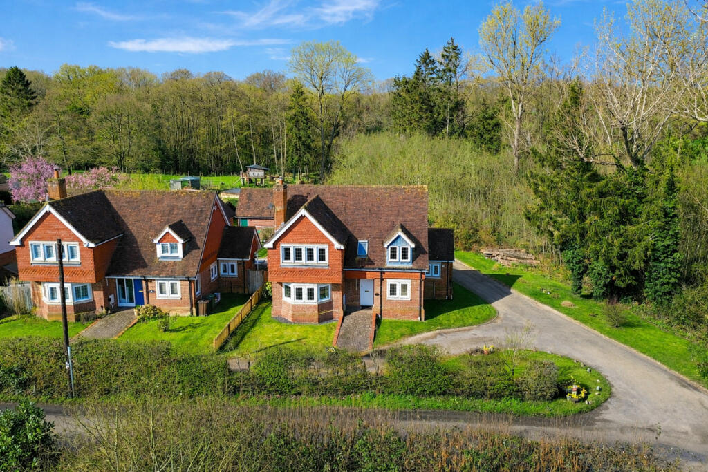 Main image of property: Maidstone Road, Tonbridge, TN12