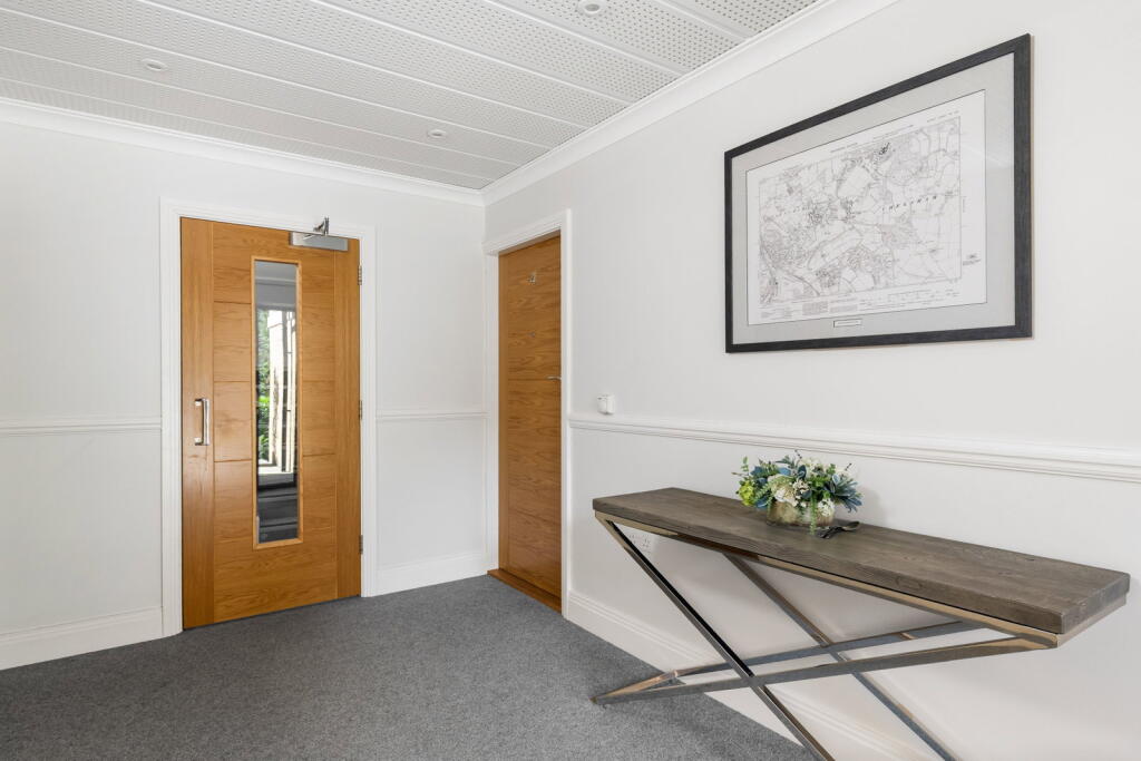 Apartment in Croydon - View 5