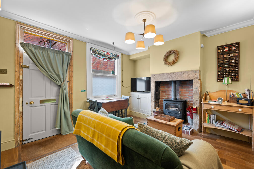 House in Derbyshire Dales, Breamfield, Wirksworth - View 2