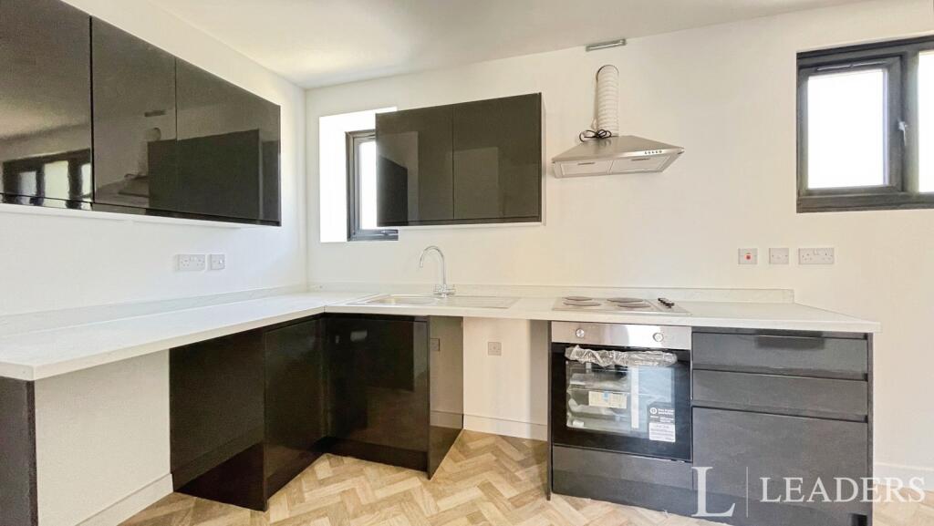 Main image of property: Victoria Avenue, Southend-on-Sea, Essex, SS2