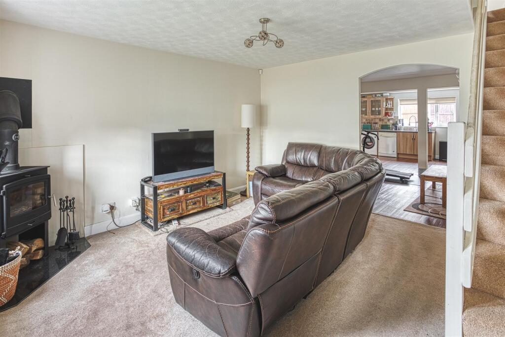Bassingham Close, Oakwood, Derby photo 3