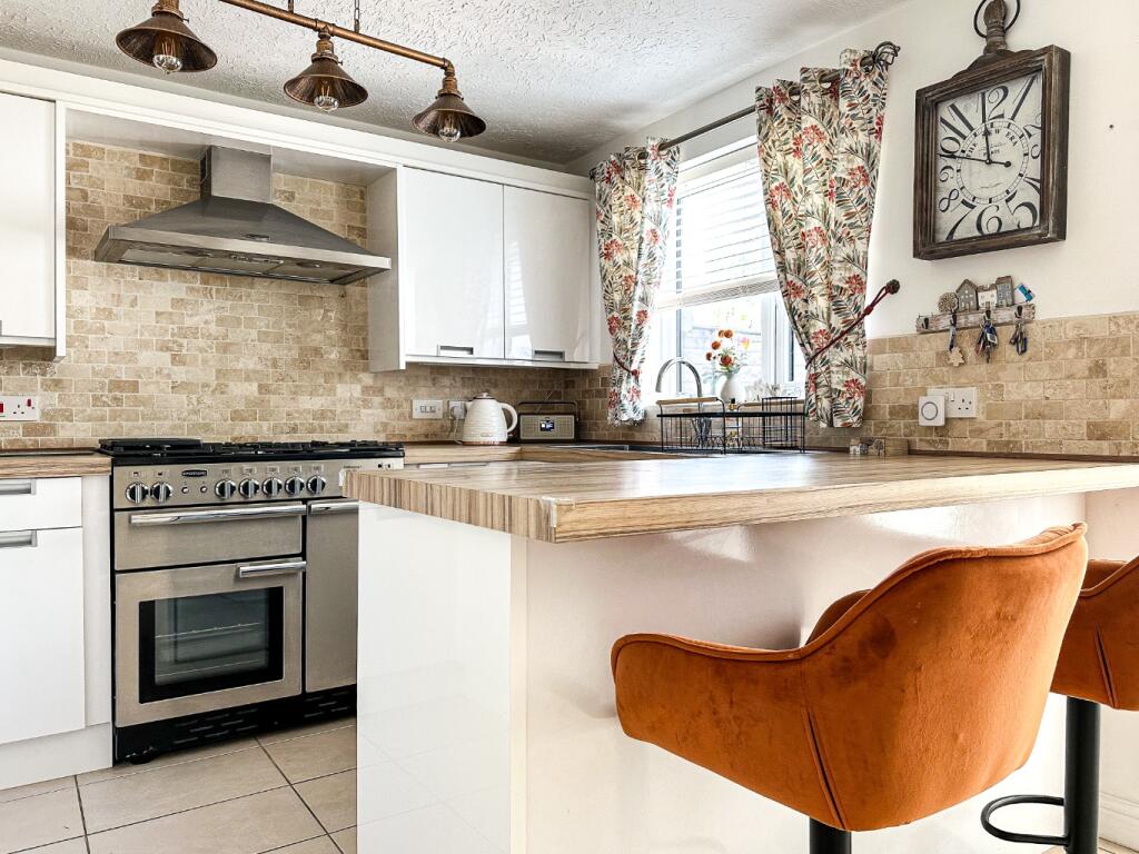 Cheddon Mews, Taunton, Somerset photo 3
