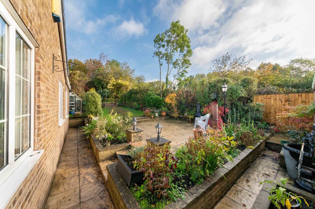House in Huddersfield - View 5