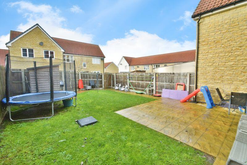 Clover Lane, Cricklade, Witlshire photo 3