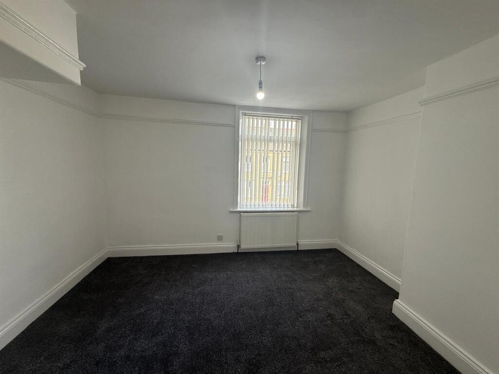 Lingwood Terrace, Bradford photo 4