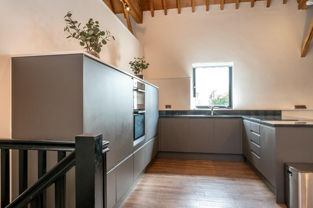 The Barns, Bunkers Lane, Hemel Hempstead, Hertfordshire, HP3 - View 4