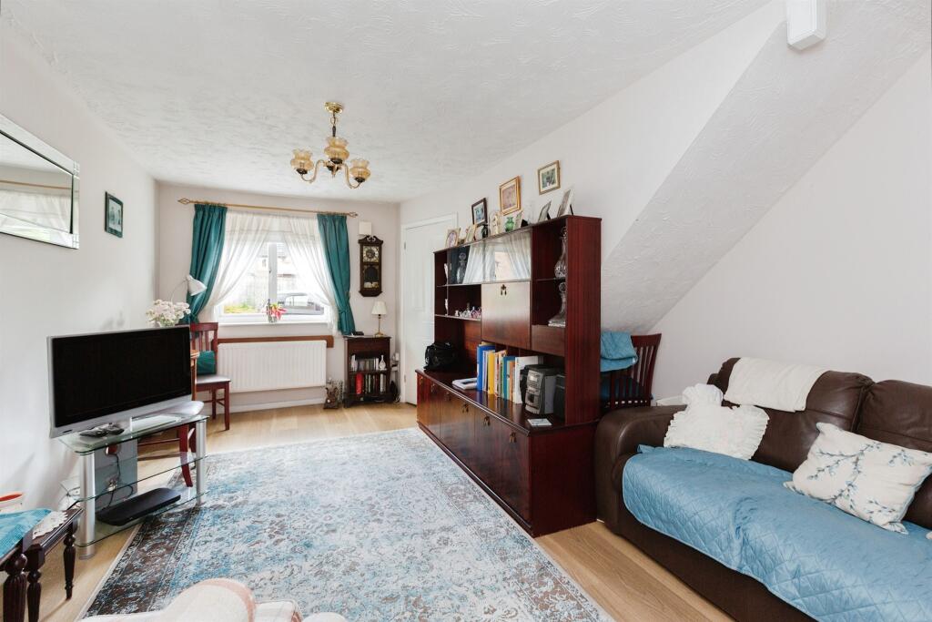 Thyme Close, Newport Pagnell photo 2
