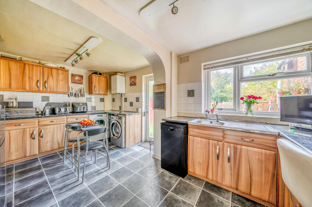 Woodlands Road, Cookley, Kidderminster photo 2