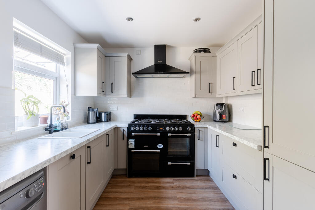 2, Ivy Cottages, Pembroke Road, Shirehampton, Bristol photo 4