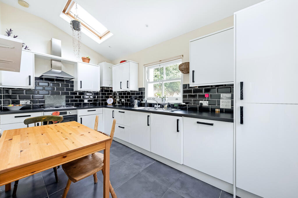 Apartment in London - View 2