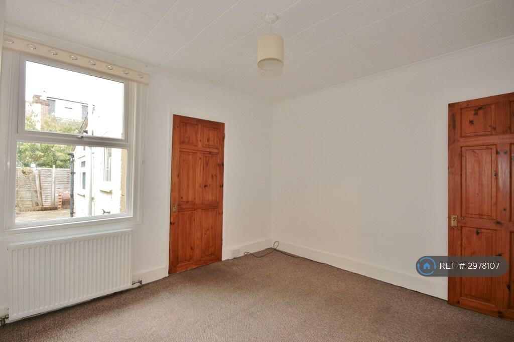House in Reading, Caversham - More
