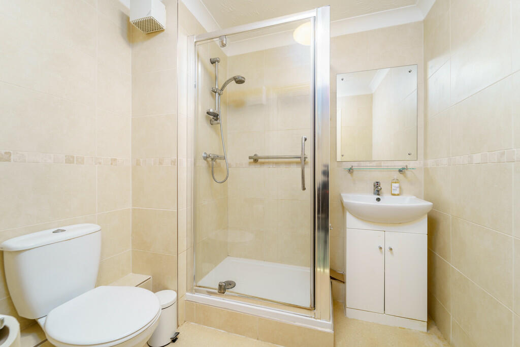 Perrin Court, Parkland Grove, Ashford photo 3