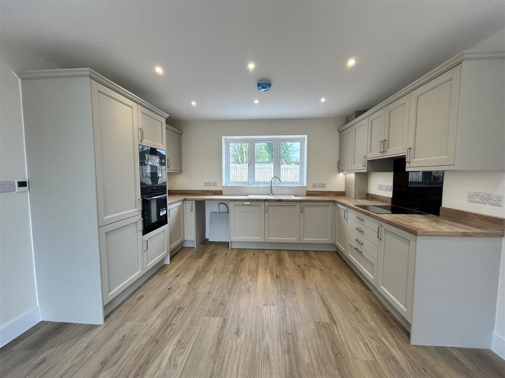 St Johns Drive, Kilburn, Belper photo 3